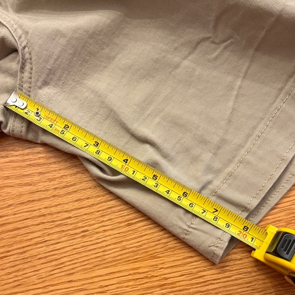 Lee Women's Tan Cargo Shorts - Picture 9 of 10